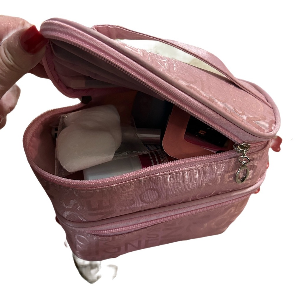 3/$15 Travel organizer bag